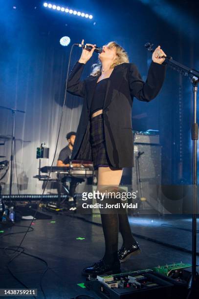Ellie Roswell of Wolf Alice performs on stage at Sala Apolo on November 03, 2022 in Barcelona, Spain.