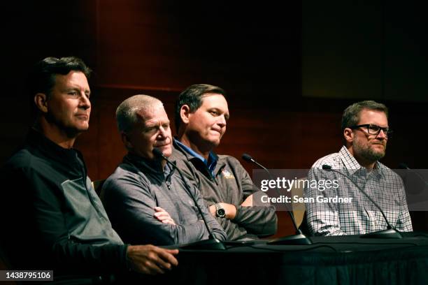 Jeff Rickered Commentator Mars Media Photos and Premium High Res Pictures - Getty Images