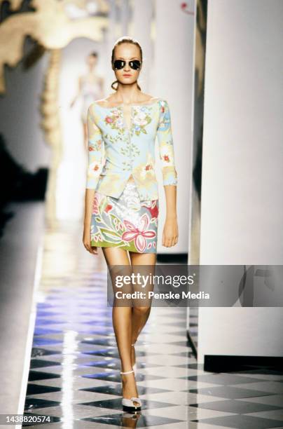 Blumarine Spring 2001 Ready to Wear Runway Show