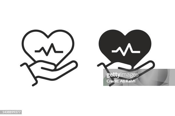 ilustraciones, imágenes clip art, dibujos animados e iconos de stock de icono de latido del corazón sostenido con la mano - reanimación cardiopulmonar