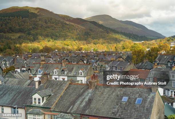 keswick town - montanhas cumbrianas - fotografias e filmes do acervo