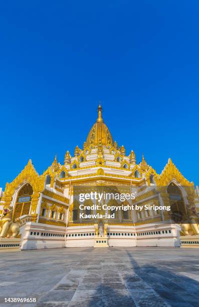 low angle of swe taw myat temple in yangon, myanmar - cultura birmana fotografías e imágenes de stock