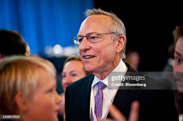 Ronald Olson, a partner at law firm Munger, Tolles & Olson LLP and a Berkshire Hathaway Inc. Board member, talks with attendees during the Berkshire...