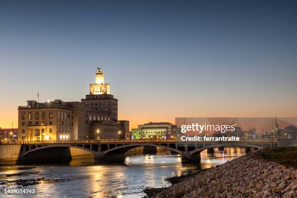 cedar rapids skyline iowa - cedar rapids stock pictures, royalty-free photos & images