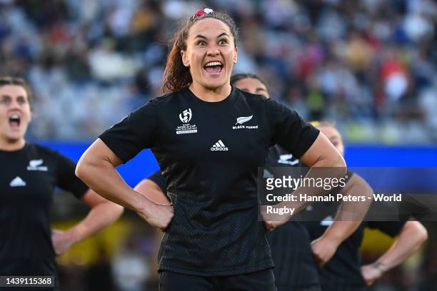 Portia Woodman of New Zealand performs the haka ahead of the Rugby World Cup 2021 Semifinal match between New Zealand and France at Eden Park on...