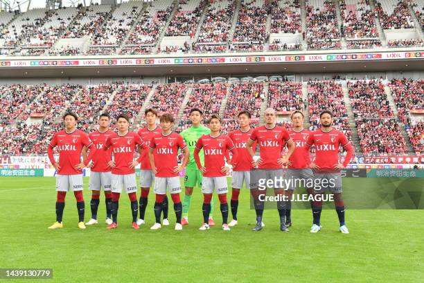 Kashima Antlers players line up for the team photos prior to the J.LEAGUE Meiji Yasuda J1 34th Sec. Match between Kashima Antlers and Gamba Osaka at...