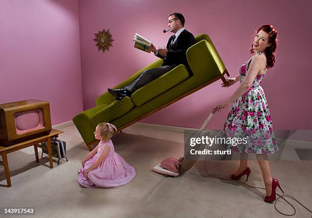 1950 s ama de casa - ama de casa fotografías e imágenes de stock