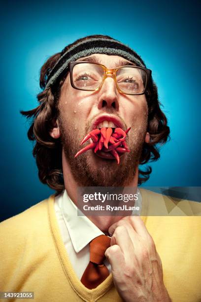 hot pepper nerd - chilis stockfoto's en -beelden