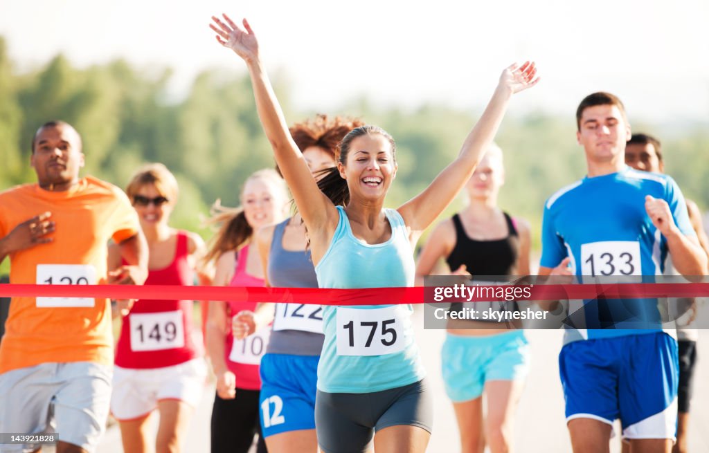 Groupe de coureurs à une course de fond.