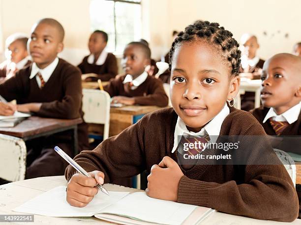 afro-alunos na escola - criança de escola - fotografias e filmes do acervo