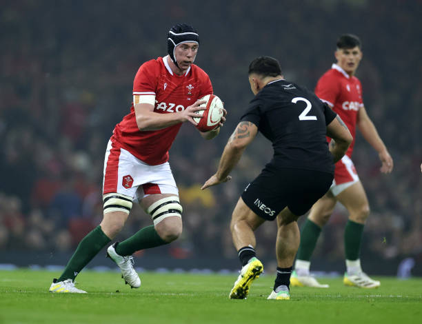 CARDIFF, WALES - NOVEMBER 05: Adam Beard of Wales taeks on Cody Taylor during the Autumn International match between Wales and New Zealand All Blacks at the Principality Stadium on November 05, 2022 in Cardiff, Wales. (Photo by David Rogers/Getty Images)