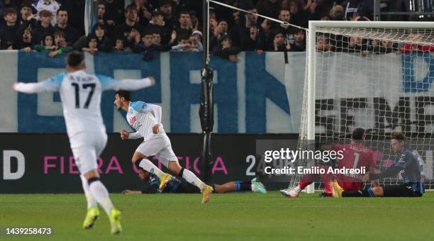 Eljif Elmas of SSC Napoli scores his goal during the Serie A match between Atalanta BC and SSC Napoli at Gewiss Stadium on November 05, 2022 in...