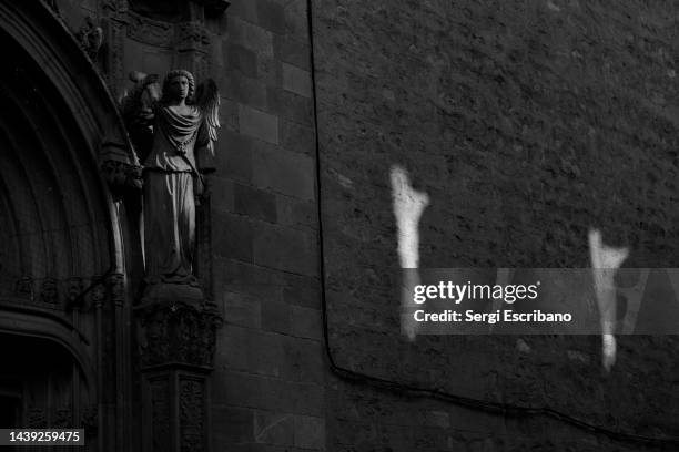 the archangel saint michael - arcanjo imagens e fotografias de stock