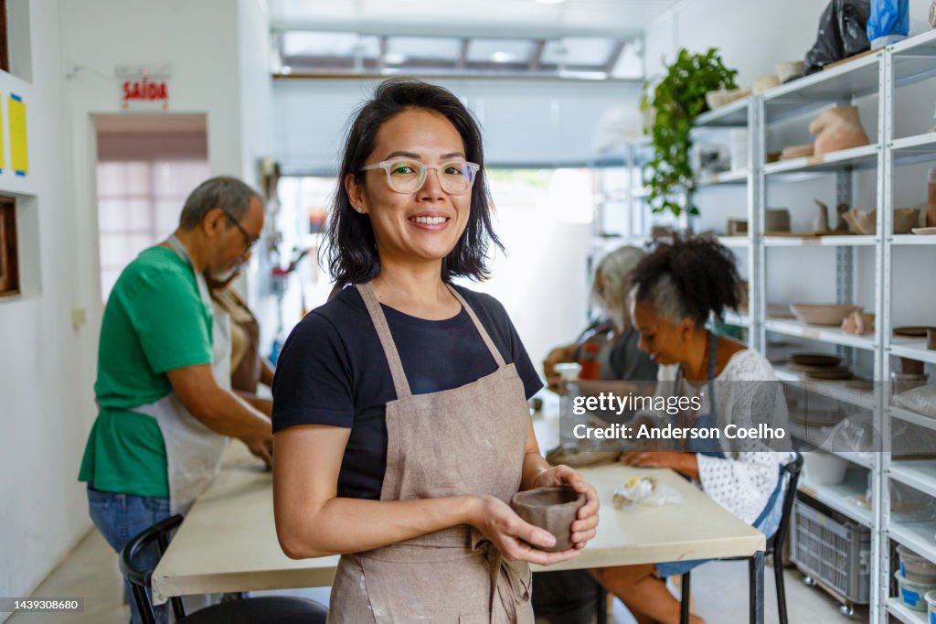 Portrait de professeur de poterie