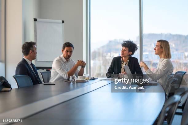 Mini Confrence 1,451 Small Conference Room Meeting Stock Photos, High-Res Pictures ...