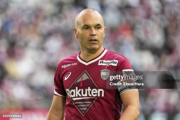 Andres Iniesta of Vissel Kobe looks on during the J.LEAGUE Meiji Yasuda J1 34th Sec. Match between Vissel Kobe and Yokohama F･Marinos at NOEVIR...