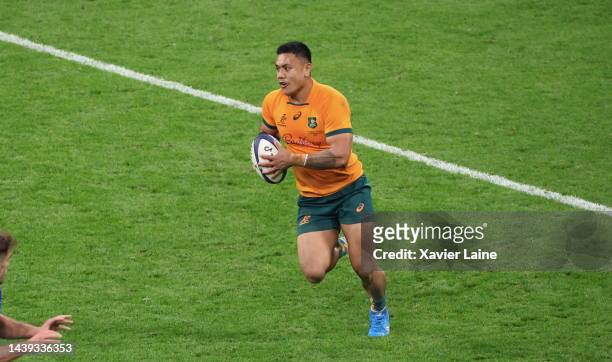 Folau Fainga'a of Team Australia in action during the Autumn Tour match between France and Australia at Stade de France on November 05, 2022 in...