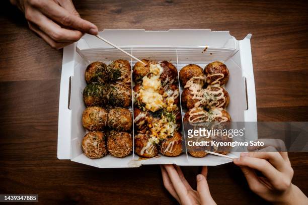 japanese food takoyaki - takoyaki stock pictures, royalty-free photos & images