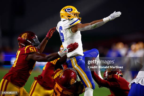 Jaydn Ott of the California Golden Bears runs the ball against the USC Trojans in the fourth quarter at United Airlines Field at the Los Angeles...