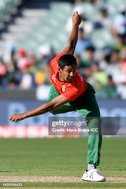 Mustafizur Rahman of Bangladesh bowls during the ICC Men's T20 World Cup match between Pakistan and Bangladesh at Adelaide Oval on November 06, 2022...