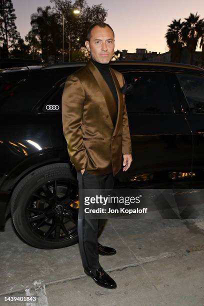 Jude Law arrives in an Audi e-tron at the 11th Annual LACMA ART+FILM GALA at Los Angeles County Museum of Art on November 05, 2022 in Los Angeles,...