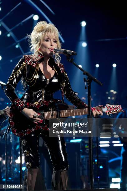Inductee Dolly Parton performs onstage during the 37th Annual Rock & Roll Hall of Fame Induction Ceremony at Microsoft Theater on November 05, 2022...