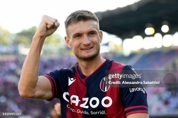 Stefan Posch of Bologna FC celebrates during the Serie A match between Bologna FC and Torino FC at Stadio Renato Dall'Ara on November 06, 2022 in...