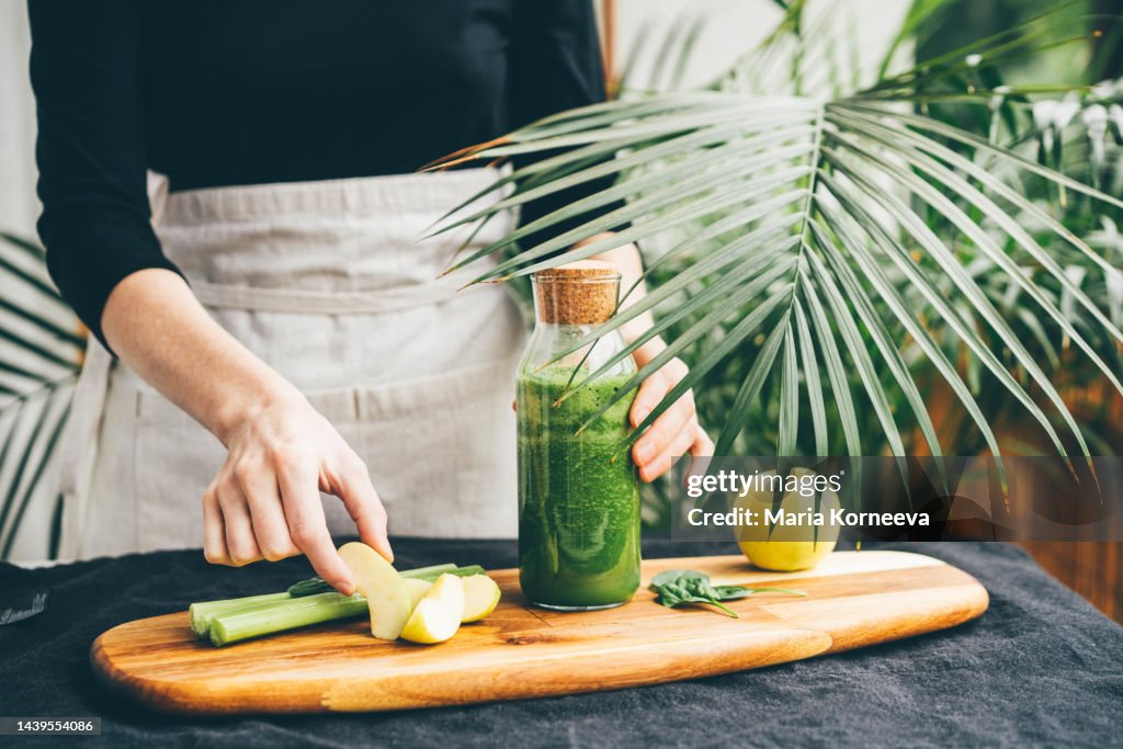 Green smoothie at the bottle.