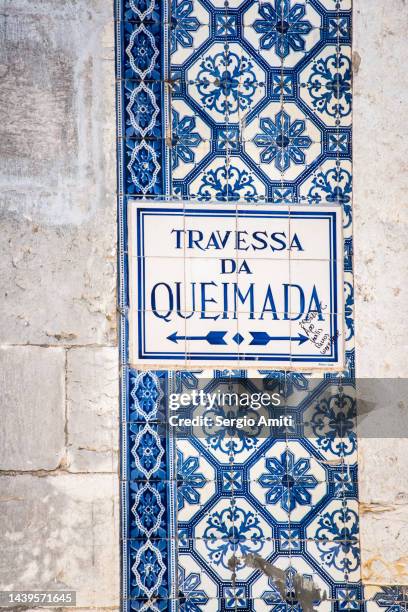 travessa da queimada sign - portugal tiles stockfoto's en -beelden