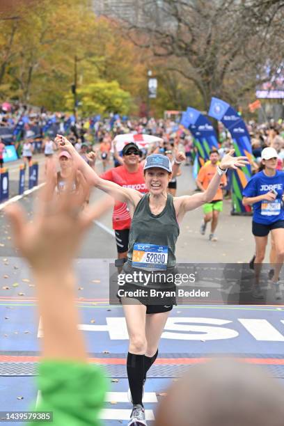 Ellie Kemper finishes the 2022 TCS New York City Marathon on November 06, 2022 in New York City.
