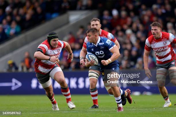 Joe Carpenter of Sale Sharks runs with the ball during the Gallagher Premiership Rugby match between Sale Sharks and Gloucester Rugby at Salford City...