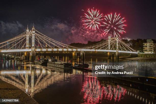 fireworks, albert bridge, london, united kingdom - bonfire night stock pictures, royalty-free photos & images