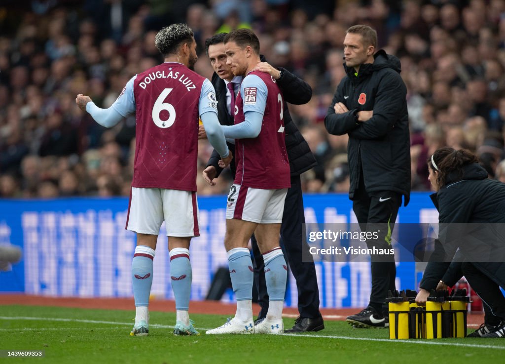 Aston Villa v Manchester United - Premier League
