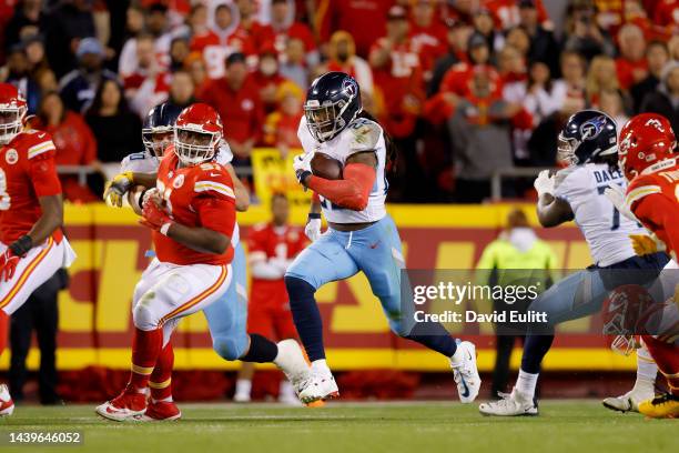 Derrick Henry of the Tennessee Titans runs the ball against the Kansas City Chiefs in the first at Arrowhead Stadium on November 06, 2022 in Kansas...