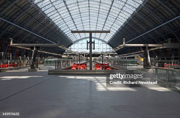 st. pancras international - estación de tren fotografías e imágenes de stock