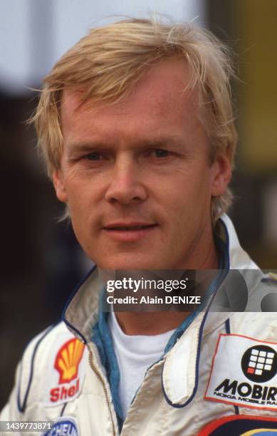 Portrait d'Ari Vatanen lors des essais du Paris-Dakar, le 5 novembre 1987.