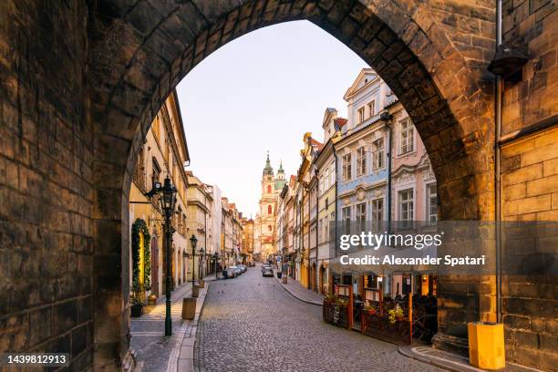 mala strana and nerudova street in prague, czech republic - república checa fotografías e imágenes de stock