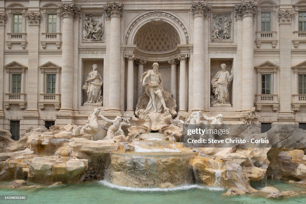 Ont. The Rox Rome Rome's most famous fountain, the Fontana di Trevi. Designed by Nicola ...