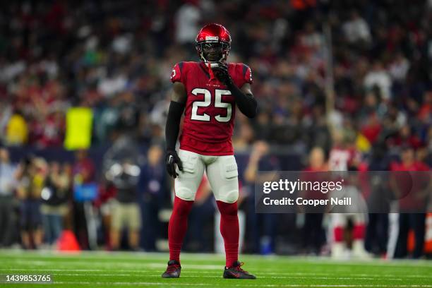 Desmond King II of the Houston Texans gets set against the Philadelphia Eagles at NRG Stadium on November 3, 2022 in Houston, Texas.