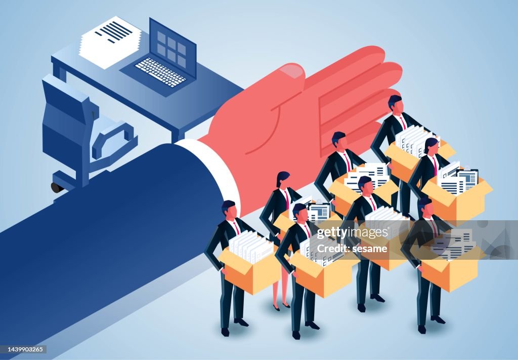 Large-scale layoffs in the company's business, a group of businessmen white-collar workers dismissed, the economy, business project downturn or poor business performance of a large percentage of white-collar workers were dismiss