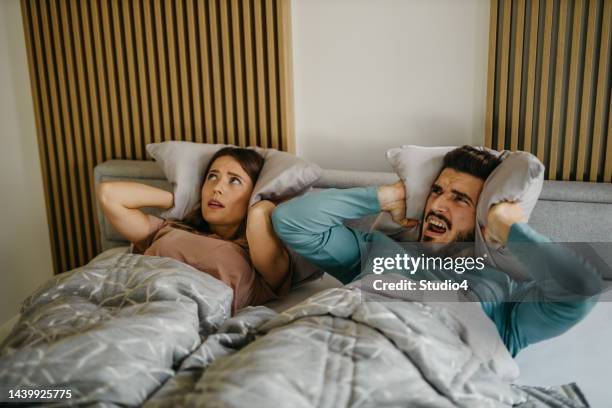 neighbor is so loud - vizinho imagens e fotografias de stock