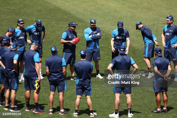 New Zealand head coach Gary Stead talks to players in a huddle during a New Zealand training session at Sydney Cricket Ground on November 08, 2022 in...