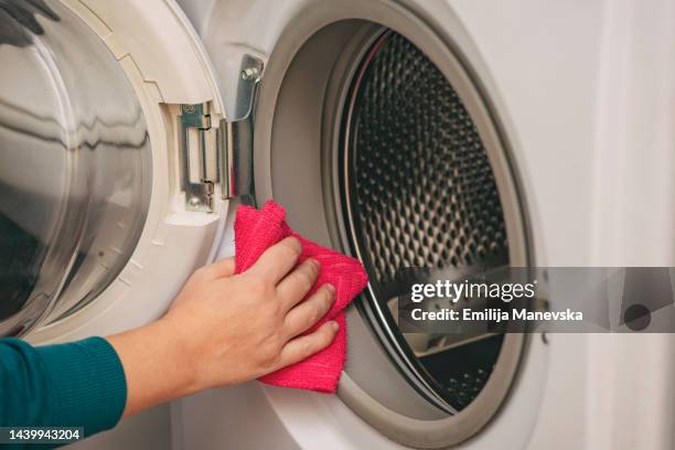cleaning washing machine - tvättmaskin bildbanksfoton och bilder