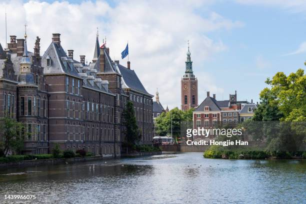 parliament building in the hague, netherlands. - the hague stockfoto's en -beelden