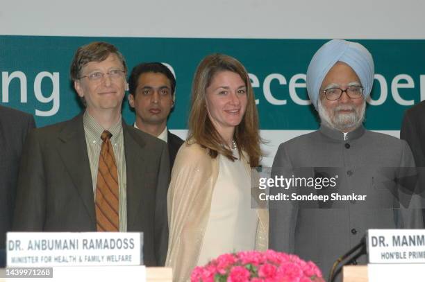 Bill and Melinda Gates with Prime Minister Manmohan Singh at a meet of the Globval Alliance For Vaccines and Immunisation in New Delhi.