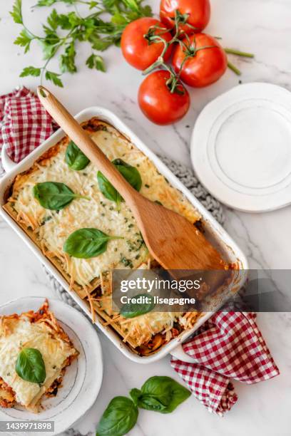 lasaña - lasagna fotografías e imágenes de stock