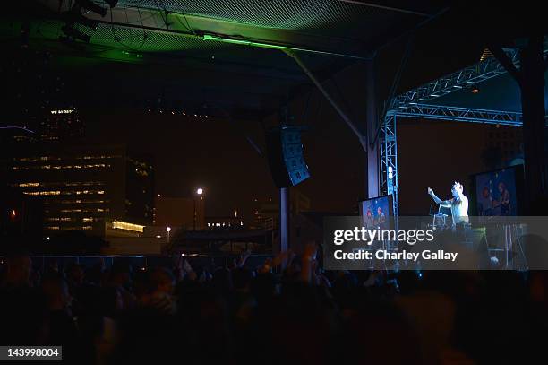 Mad Mike Rapper Dj Mad Mike Photos and Premium High Res Pictures - Getty Images