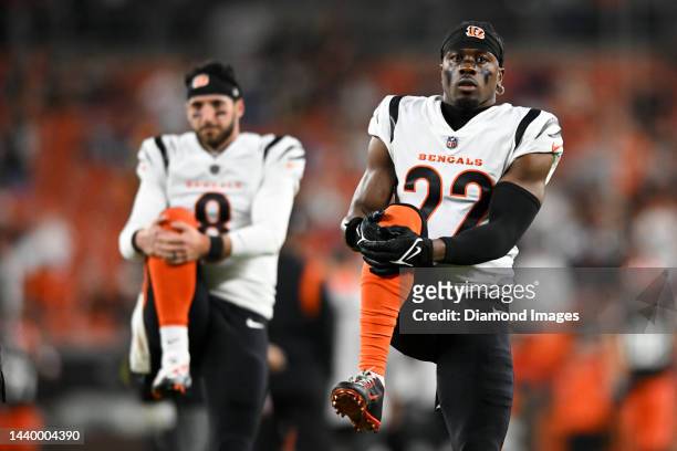 Chidobe Awuzie of the Cincinnati Bengals stretches prior to a game against the Cleveland Browns at FirstEnergy Stadium on October 31, 2022 in...