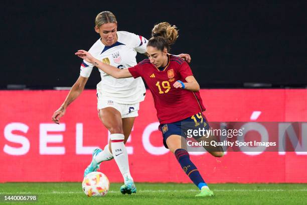 Olga Carmona of Spain battle for the ball with Trinity Rodman of United States during the Women´s International friendly match between United States...