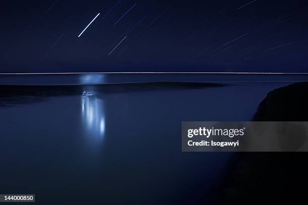 venus on beach - isogawyi fotografías e imágenes de stock